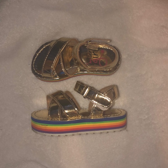 Olivia Miller toddler gold  platform sandals - Picture 1 of 2